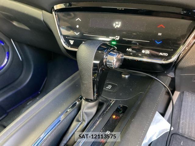 Honda VEZEL 2015-03 8232248-21