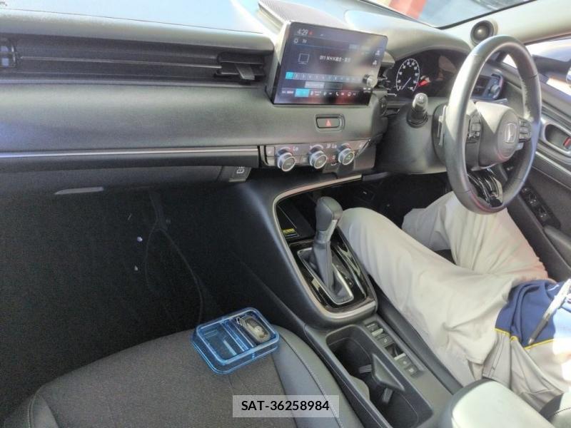 Honda VEZEL 2024-01 8239655-4