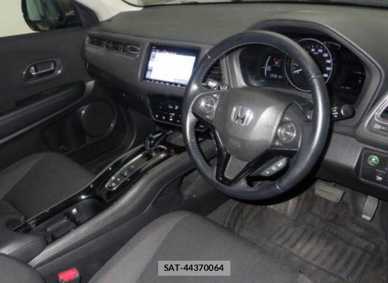 Honda VEZEL 2019-07 8319082-6