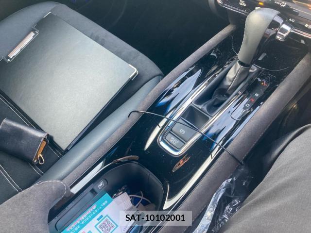 Honda VEZEL 2017-06 8317831-19