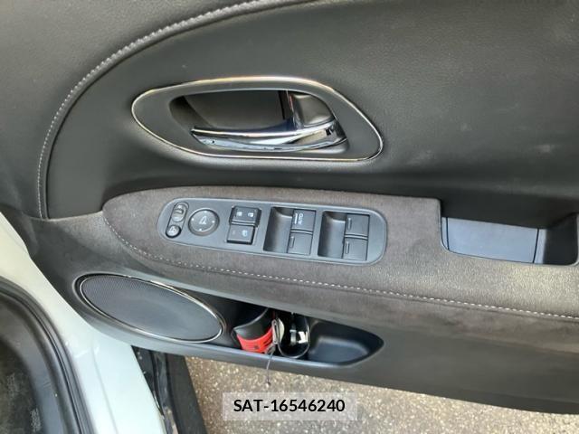 Honda VEZEL 2016-11 8317823-11