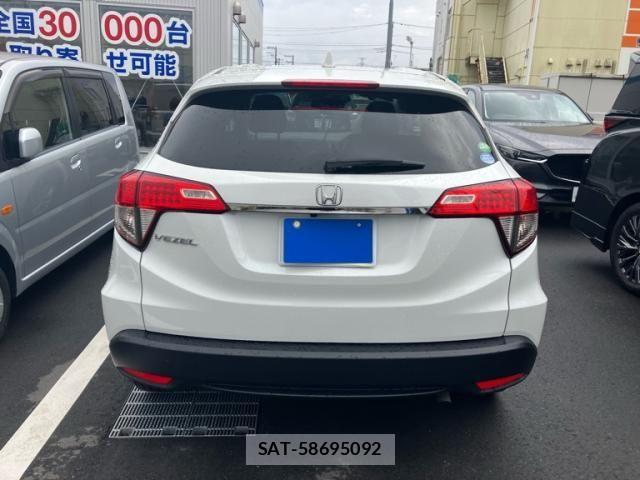 Honda VEZEL 2020-03 8317824-4