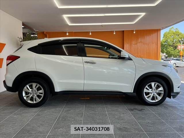 Honda VEZEL 2014-01 8317827-11