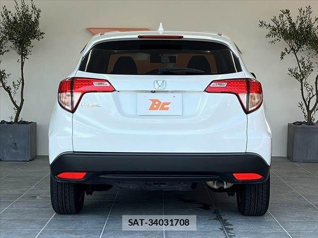 Honda VEZEL 2014-01 8317827-13