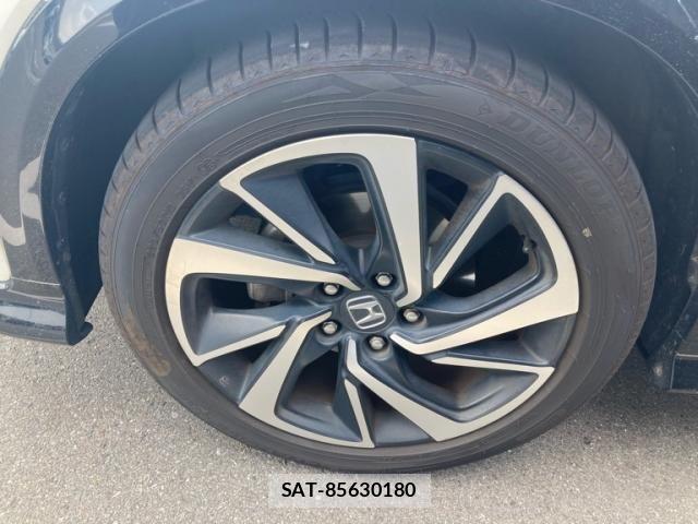 Honda VEZEL 2019-03 8337918-9