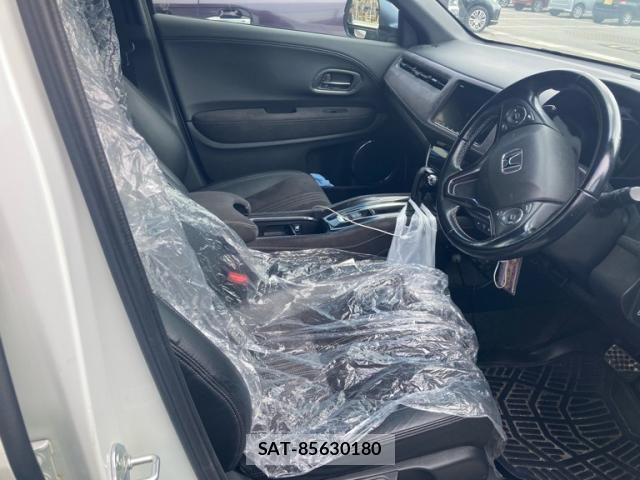 Honda VEZEL 2019-03 8337918-15