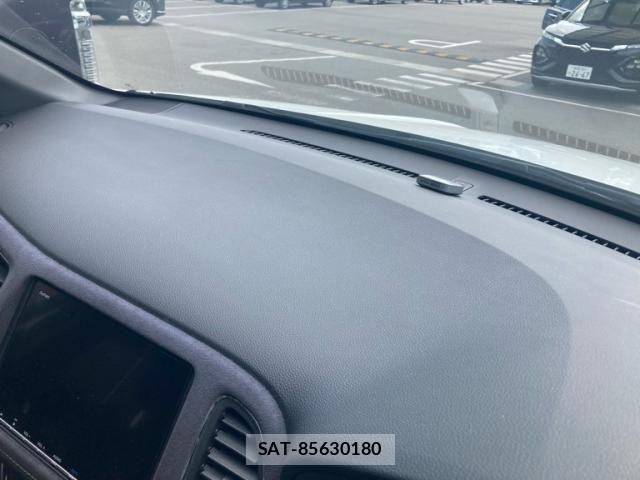 Honda VEZEL 2019-03 8337918-18