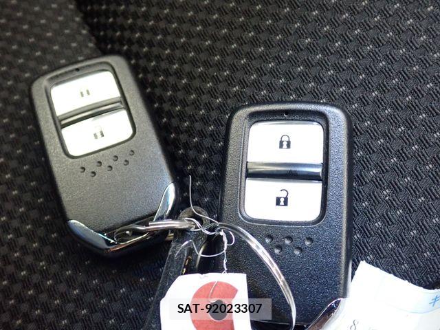 Honda VEZEL 2019-08 8355838-26
