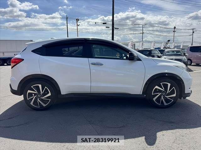 Honda VEZEL 2016-08 8369557-11