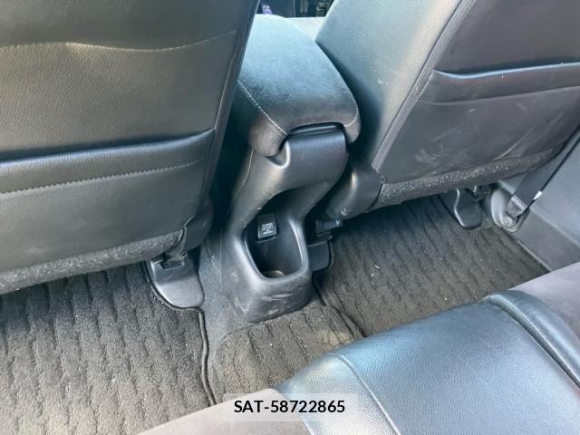 Honda VEZEL 2019-03 8369555-16