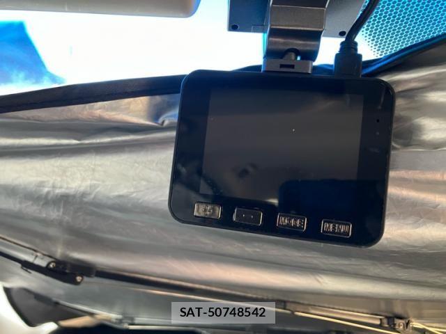 Honda VEZEL 2017-07 8372323-14