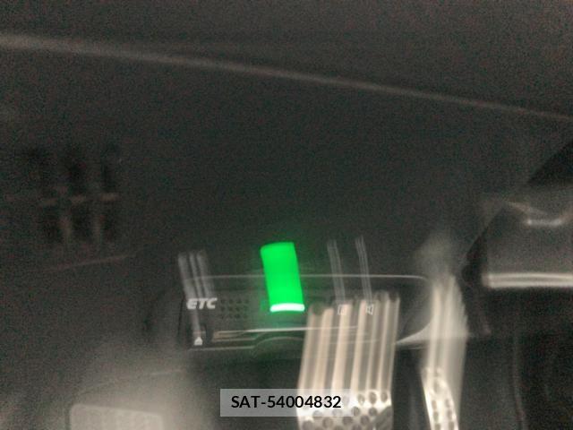 Honda VEZEL 2017-11 8415646-21