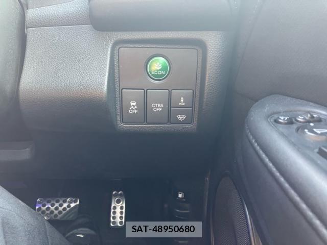 Honda VEZEL 2014-05 8415651-15