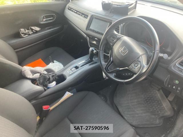 Honda VEZEL 2017-12 8415647-9