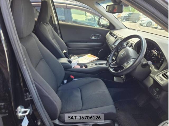 Honda VEZEL 2019-01 8415645-9