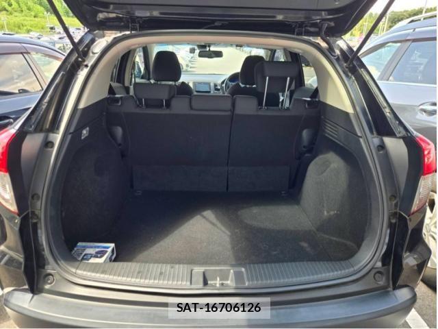 Honda VEZEL 2019-01 8415645-7