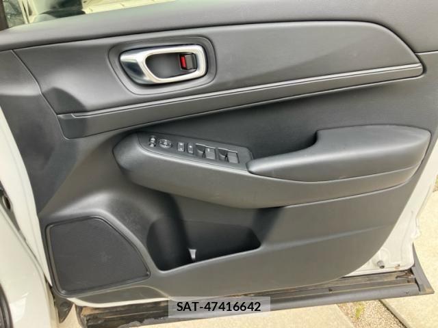 Honda VEZEL 2023-07 8415642-16