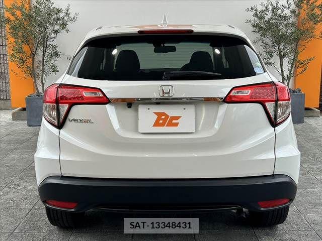 Honda VEZEL 2018-06 8415644-13