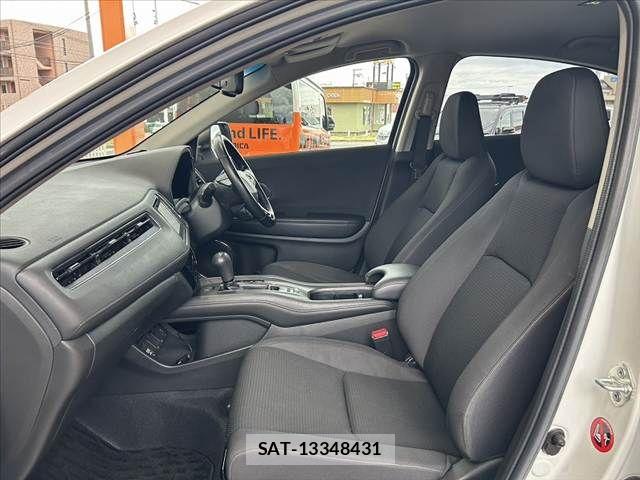 Honda VEZEL 2018-06 8415644-16