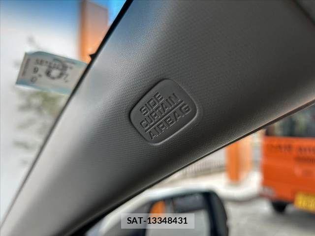 Honda VEZEL 2018-06 8415644-23