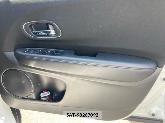 Honda VEZEL 2017-12 8458701-10
