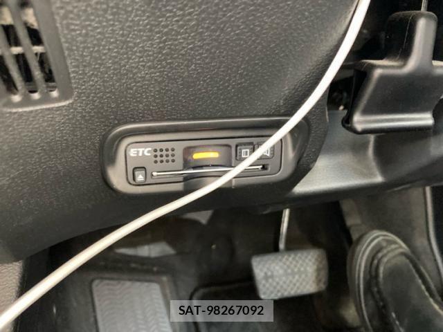 Honda VEZEL 2017-12 8458701-19