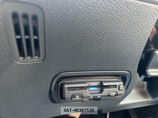 Honda VEZEL 2020-03 8527958-25