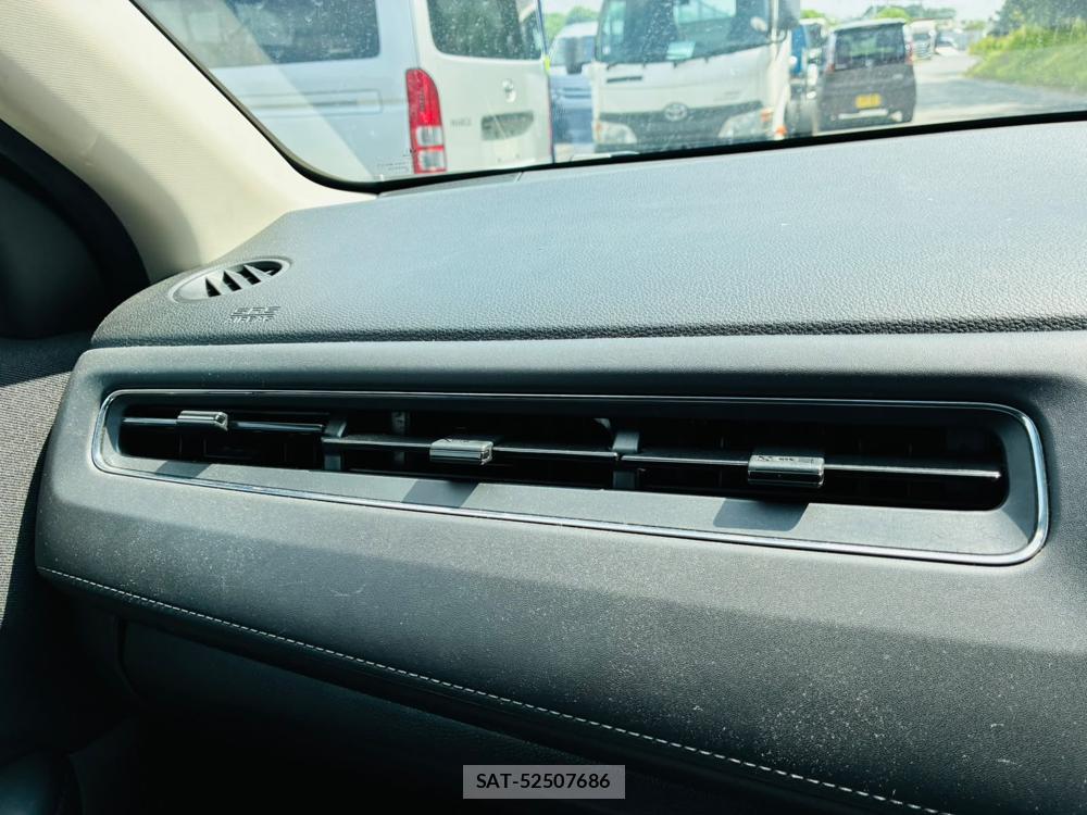 Honda VEZEL 2019-07 8363994-18