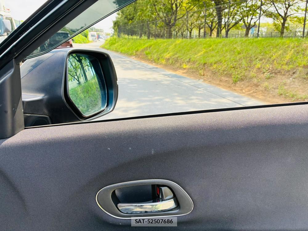 Honda VEZEL 2019-07 8363994-21