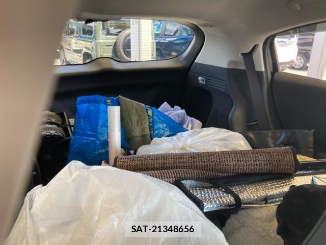 Honda VEZEL 2018-06 8563939-15