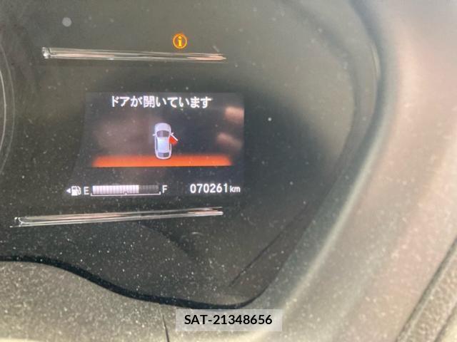 Honda VEZEL 2018-06 8563939-16