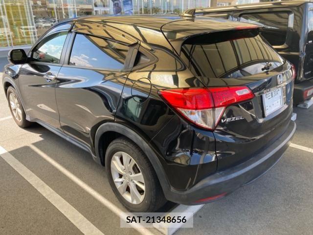 Honda VEZEL 2018-06 8563939-3