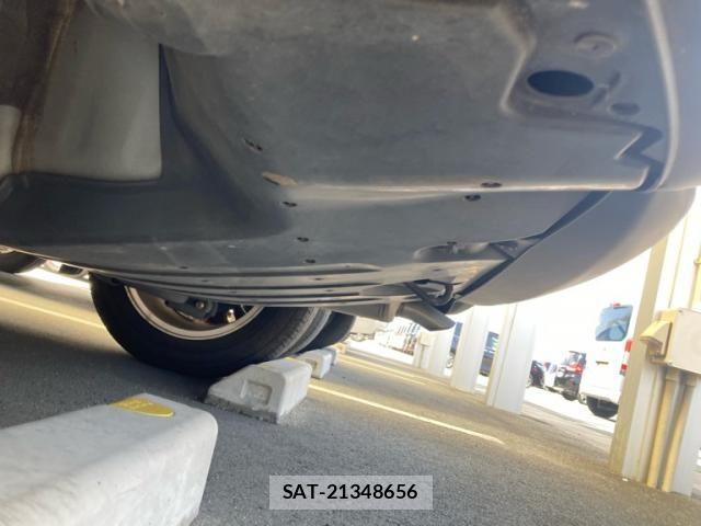 Honda VEZEL 2018-06 8563939-6