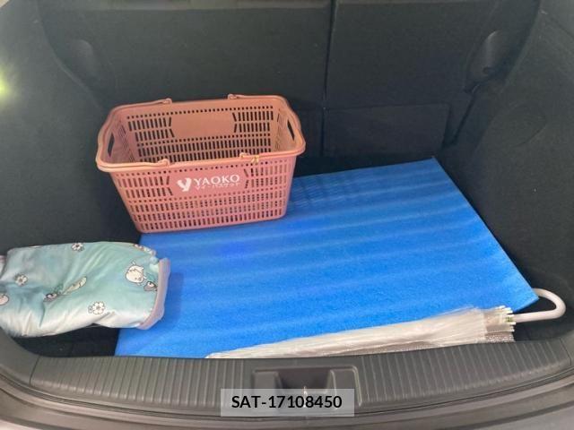 Honda VEZEL 2018-05 8563936-7