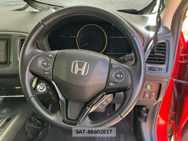Honda VEZEL 2018-03 8563938-12