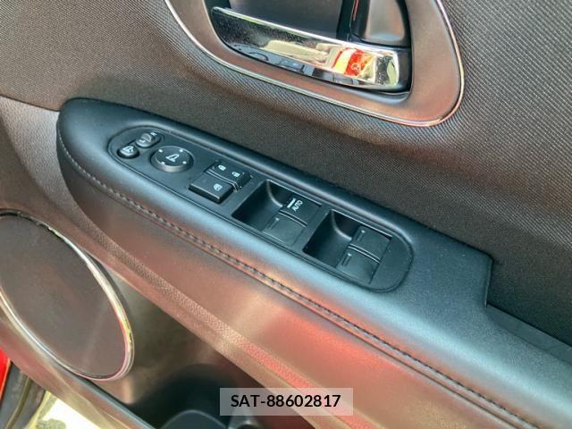Honda VEZEL 2018-03 8563938-14
