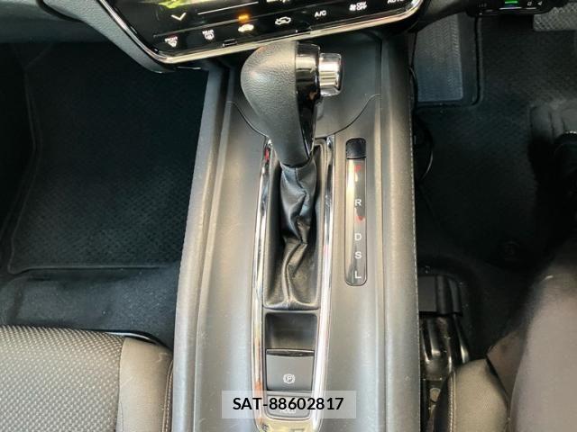 Honda VEZEL 2018-03 8563938-21