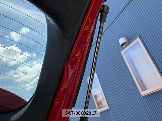 Honda VEZEL 2018-03 8563938-24
