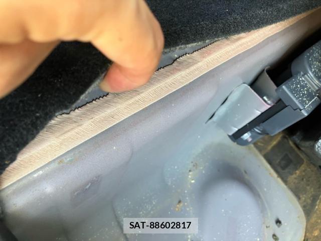 Honda VEZEL 2018-03 8563938-26