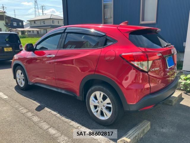 Honda VEZEL 2018-03 8563938-6
