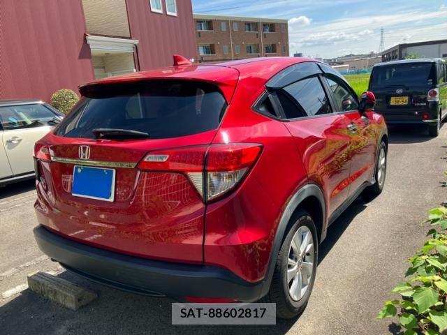 Honda VEZEL 2018-03 8563938-7
