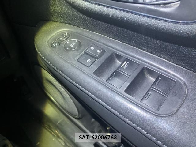 Honda VEZEL 2014-01 8629511-19