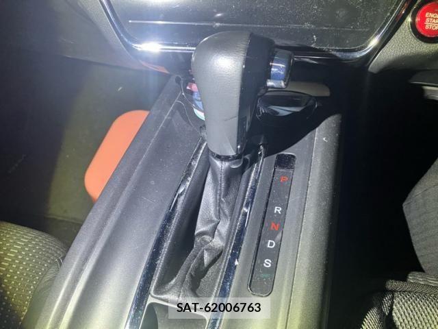 Honda VEZEL 2014-01 8629511-21