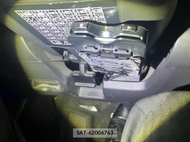 Honda VEZEL 2014-01 8629511-25