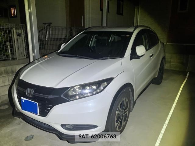 Honda VEZEL 2014-01 8629511-2