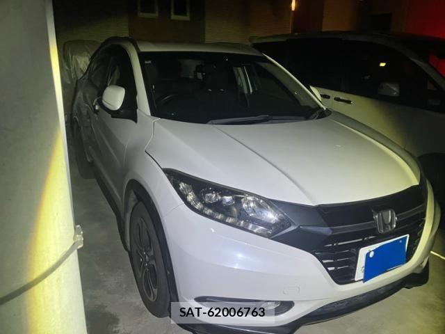 Honda VEZEL 2014-01 8629511-3