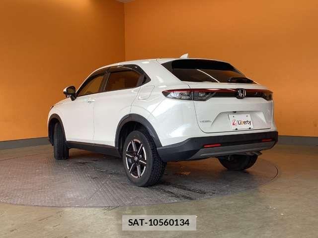 Honda VEZEL 2022-06 8629506-12
