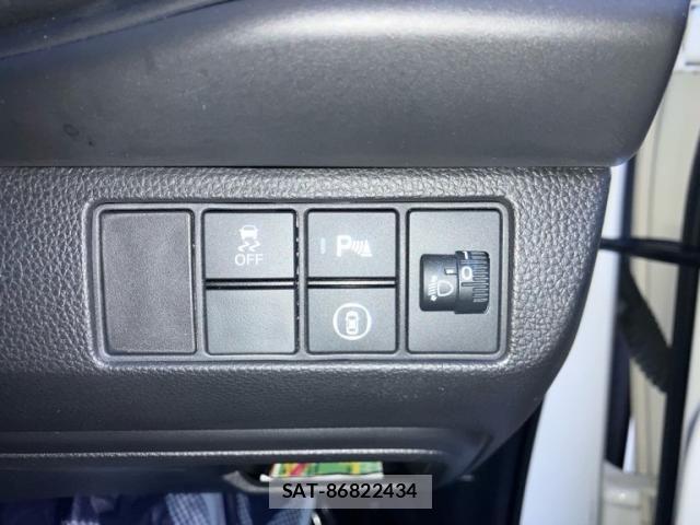 Honda VEZEL 2022-03 8667083-14