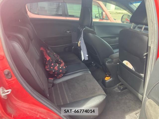 Honda VEZEL 2016-04 8686843-10