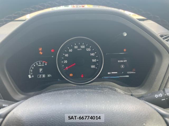 Honda VEZEL 2016-04 8686843-16